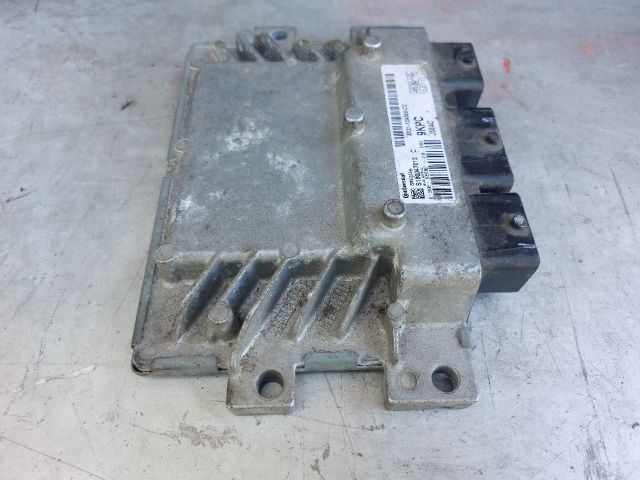 bontott FORD FIESTA VII Motorvezérlő