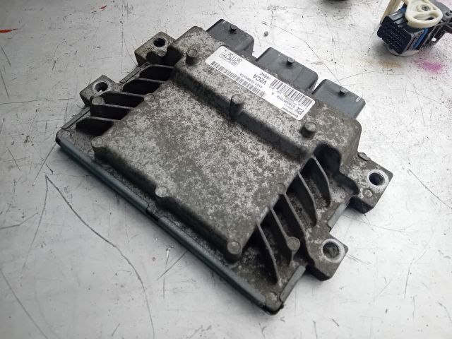 bontott FORD FIESTA VII Motorvezérlő