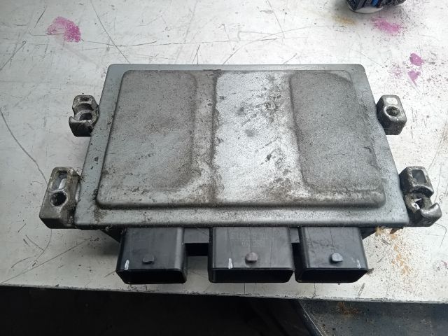 bontott FORD FIESTA VII Motorvezérlő