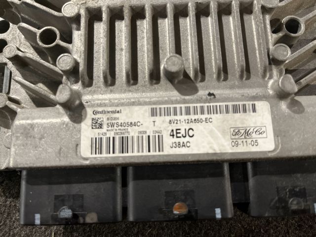 bontott FORD FIESTA VII Motorvezérlő