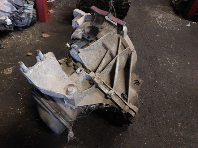 bontott FORD FIESTA VII Váltó (Mechanikus)