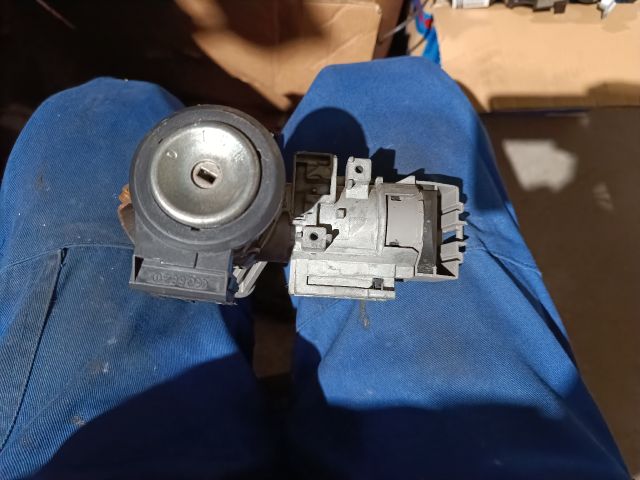 bontott FORD FIESTA VII Gyújtáskapcsoló