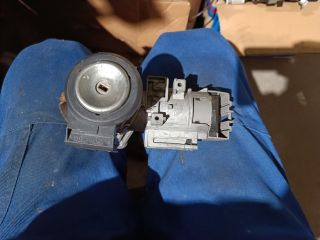 bontott FORD FIESTA VII Gyújtáskapcsoló