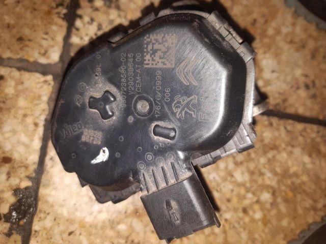 bontott FORD FIESTA VII Fojtószelep (Elektromos)