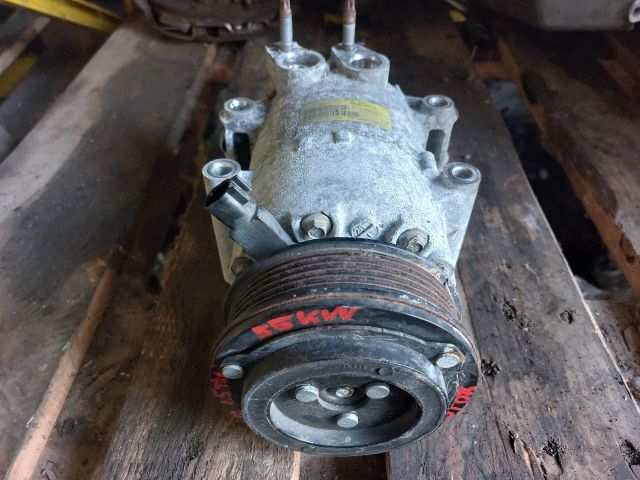 bontott FORD FIESTA VII Klímakompresszor