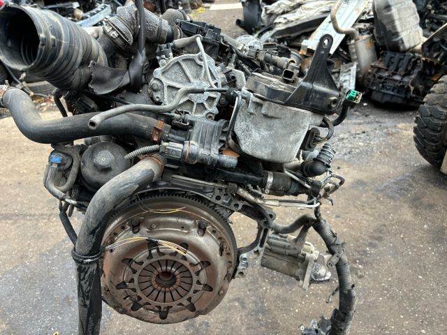 bontott FORD FIESTA VII Komplett Motor (Segédberendezésekkel)