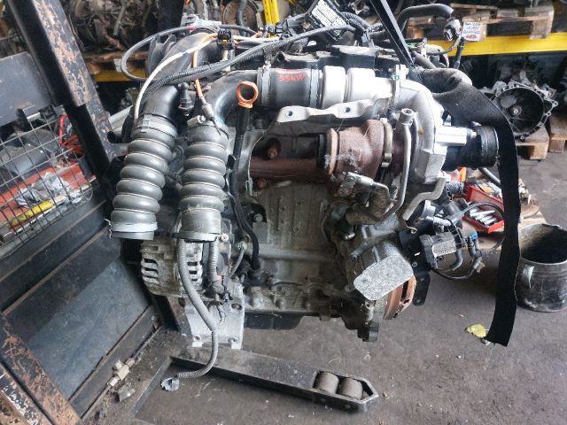 bontott FORD FIESTA VII Komplett Motor (Segédberendezésekkel)