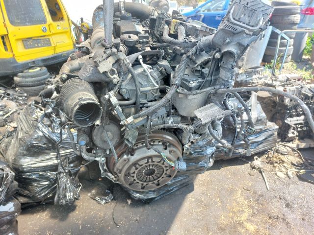 bontott FORD FIESTA VII Komplett Motor (Segédberendezésekkel)