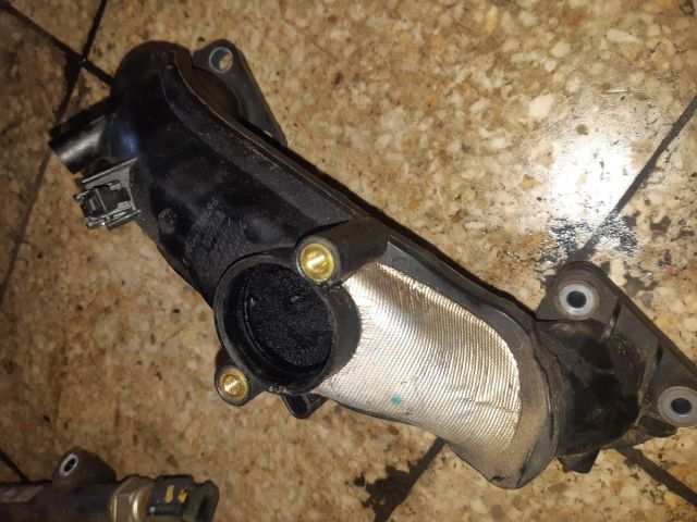 bontott FORD FIESTA VII Légbeömlő Cső