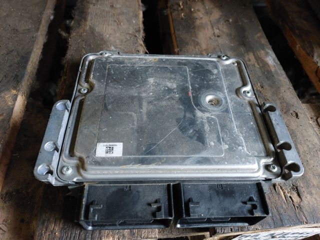 bontott FORD FIESTA VII Motorvezérlő