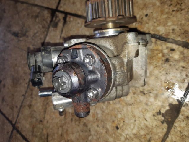 bontott FORD FIESTA VII Nagynyomású Szivattyú