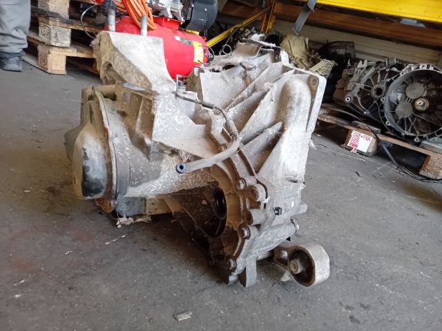 bontott FORD FIESTA VII Váltó (Mechanikus)