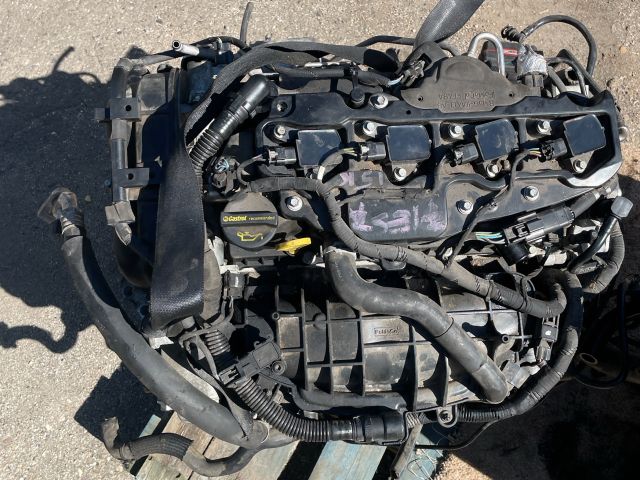 bontott FORD FIESTA VII Motor (Fűzött blokk hengerfejjel)