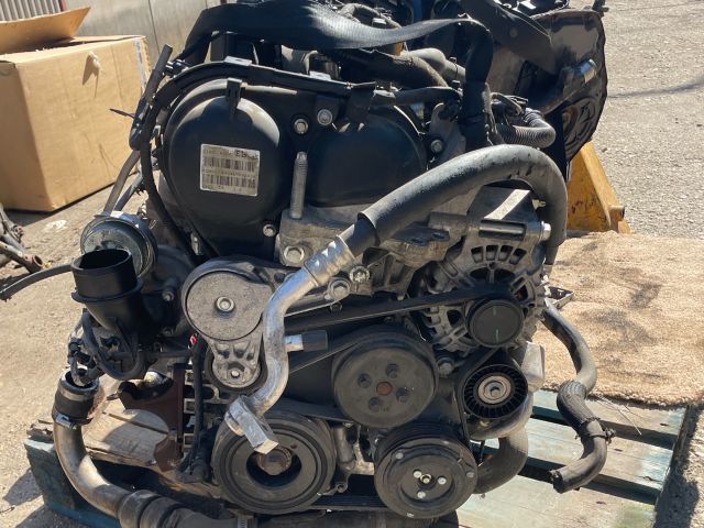 bontott FORD FIESTA VII Motor (Fűzött blokk hengerfejjel)