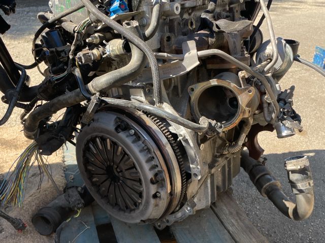 bontott FORD FIESTA VII Motor (Fűzött blokk hengerfejjel)