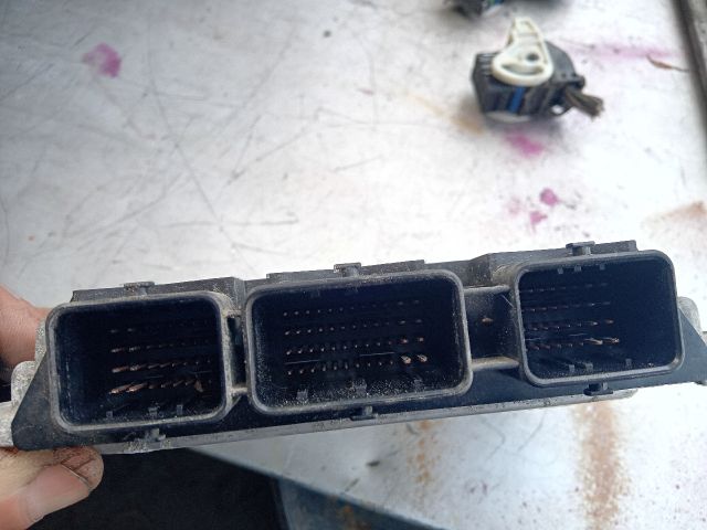 bontott FORD FIESTA VII Motorvezérlő