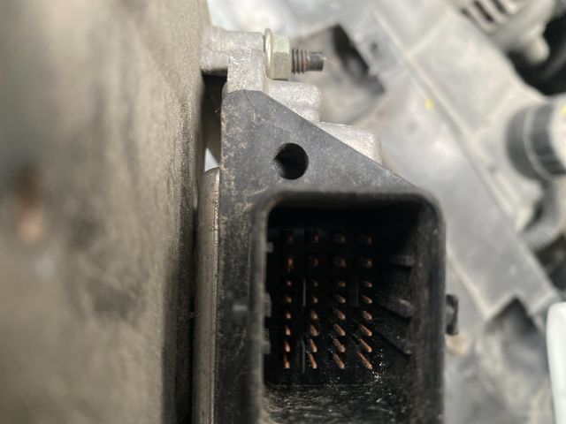 bontott FORD FIESTA VII Motorvezérlő