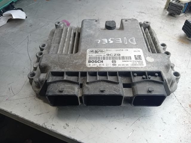 bontott FORD FIESTA VII Motorvezérlő