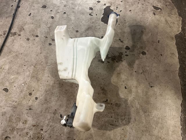 bontott FORD FIESTA VII Ablakmosó Tartály