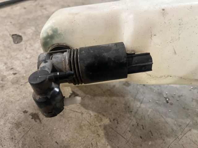 bontott FORD FIESTA VII Ablakmosó Tartály