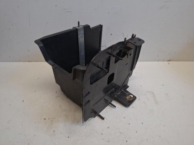 bontott FORD FIESTA VII Akkumulátor Védő Lemez