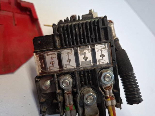 bontott FORD FIESTA VII Akkumulátor Vezérlő Panel