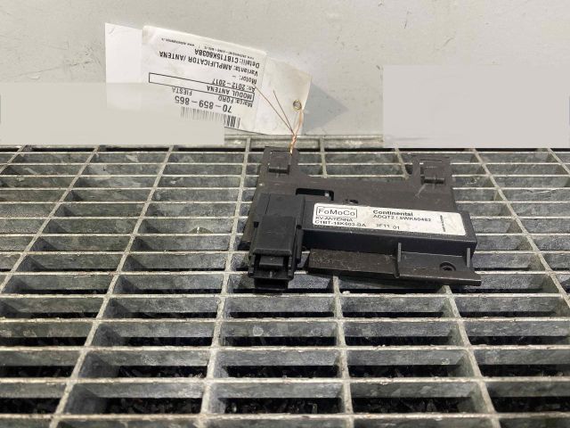 bontott FORD FIESTA VII Antenna Erősítő
