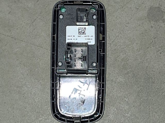 bontott FORD FIESTA VII Bal első Ablakemelő Kapcsoló