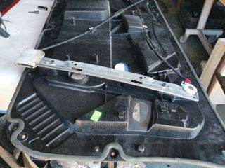 bontott FORD FIESTA VII Bal első Ablakemelő Szerkezet (Elektromos)