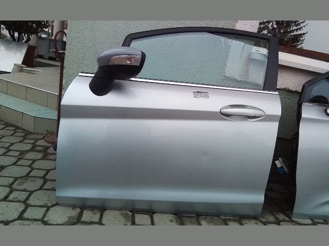bontott FORD FIESTA VII Bal első Ajtó (Részeivel)