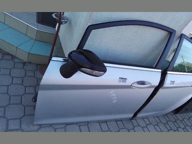 bontott FORD FIESTA VII Bal első Ajtó (Részeivel)