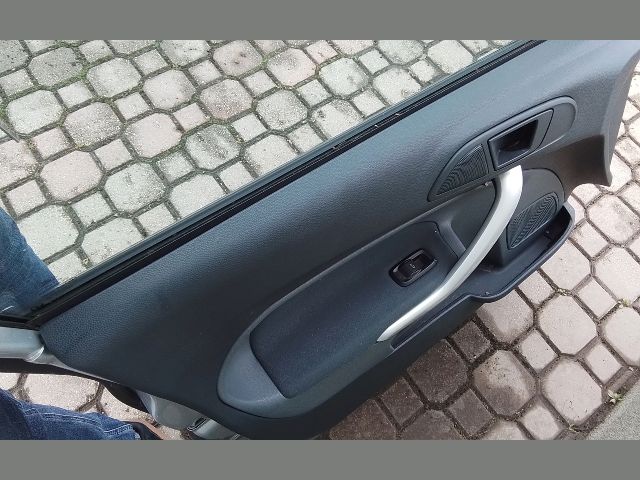 bontott FORD FIESTA VII Bal első Ajtó (Részeivel)