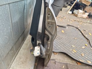 bontott FORD FIESTA VII Bal első Ajtó (Részeivel)