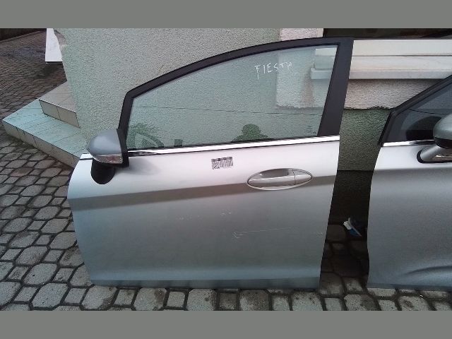 bontott FORD FIESTA VII Bal első Ajtó (Részeivel)