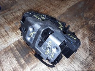 bontott FORD FIESTA VII Bal első Ajtózár