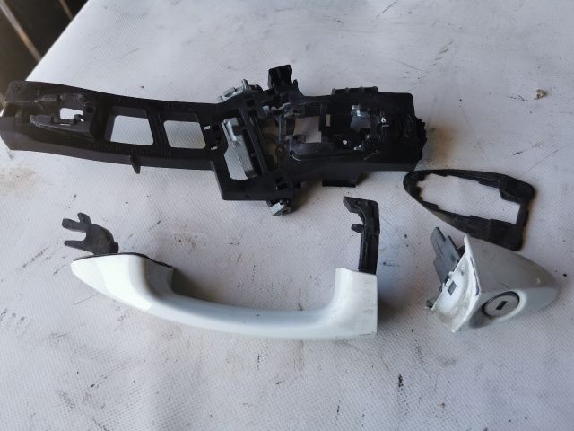 bontott FORD FIESTA VII Bal első Belső Kilincs