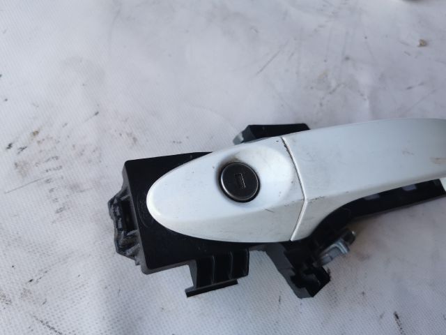 bontott FORD FIESTA VII Bal első Belső Kilincs