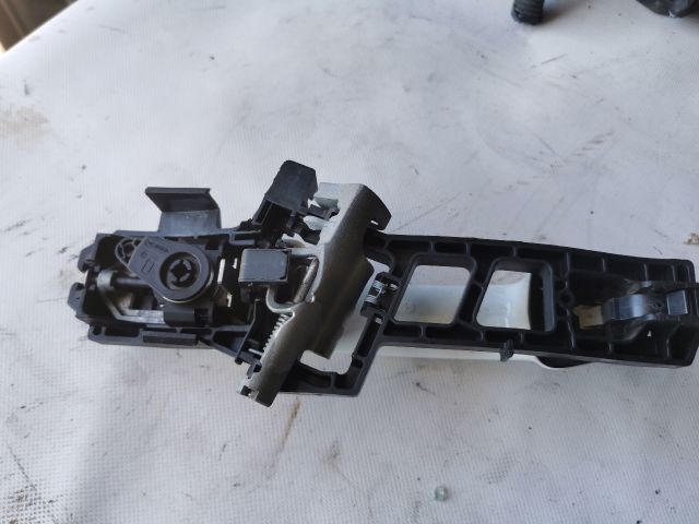 bontott FORD FIESTA VII Bal első Belső Kilincs