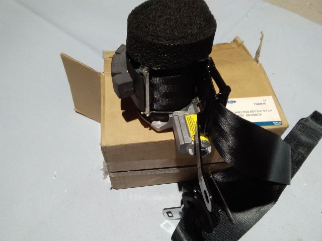 bontott FORD FIESTA VII Bal első Biztonsági Öv