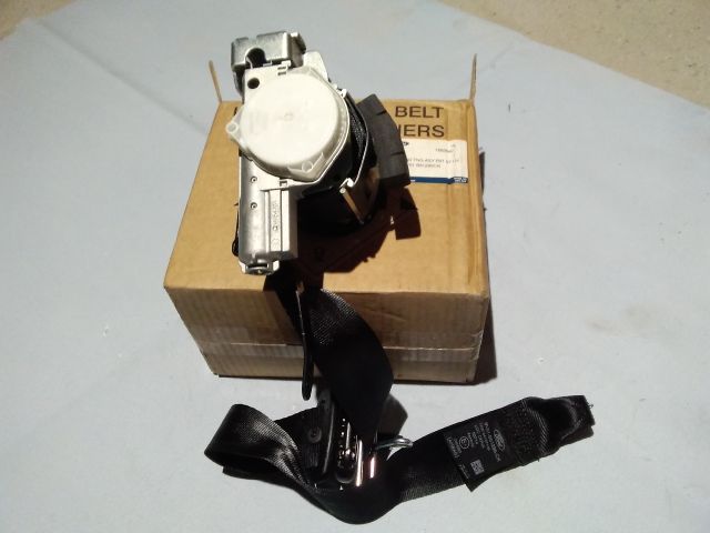 bontott FORD FIESTA VII Bal első Biztonsági Öv