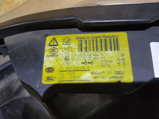 bontott FORD FIESTA VII Bal Fényszóró