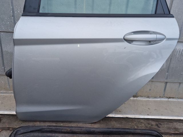 bontott FORD FIESTA VII Bal hátsó Ajtó (Részeivel)