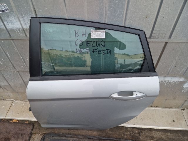 bontott FORD FIESTA VII Bal hátsó Ajtó (Részeivel)