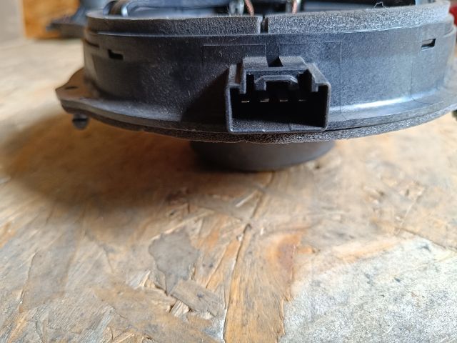 bontott FORD FIESTA VII Bal hátsó Hangszóró