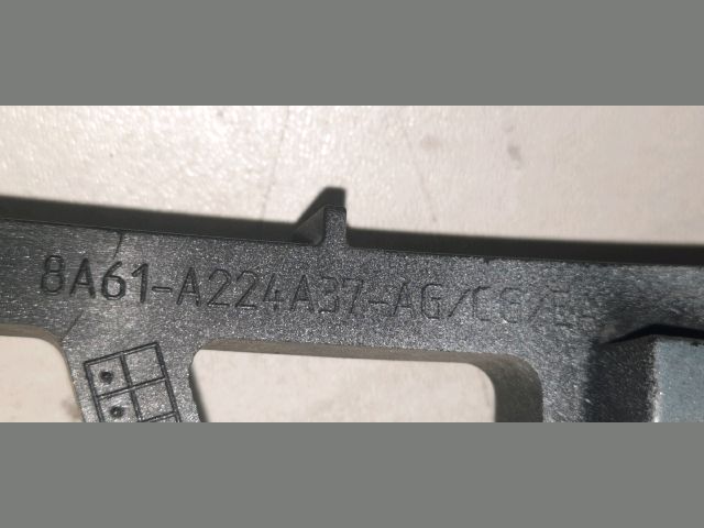 bontott FORD FIESTA VII Bal hátsó Külső Kilincsfészek