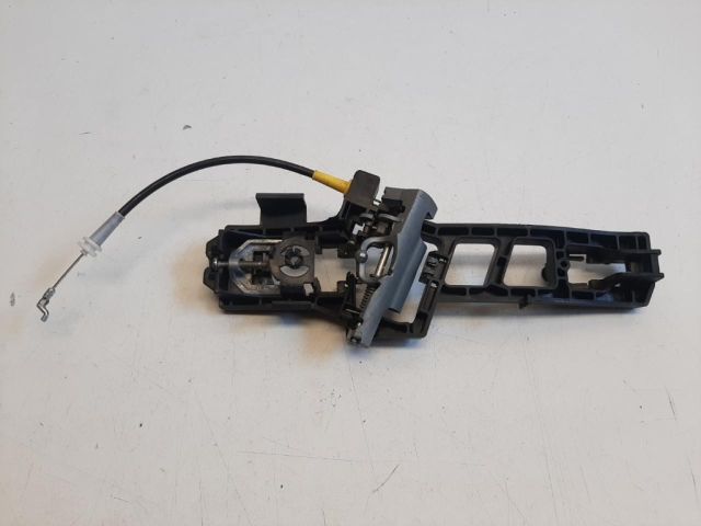 bontott FORD FIESTA VII Bal hátsó Külső Kilincsfészek