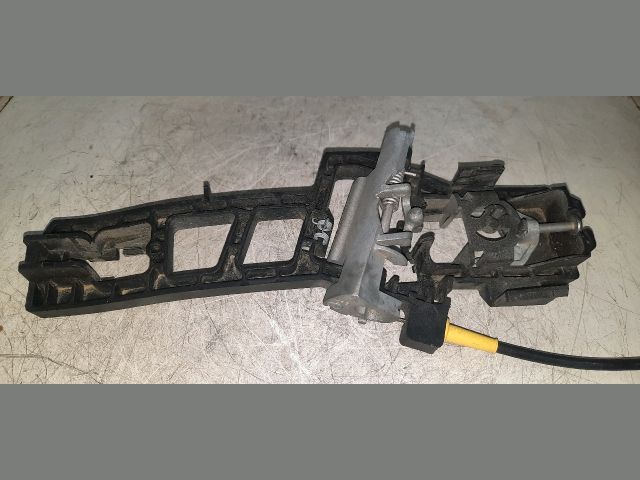 bontott FORD FIESTA VII Bal hátsó Külső Kilincsfészek