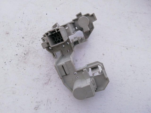 bontott FORD FIESTA VII Bal Hátsó Lámpa Foglalat