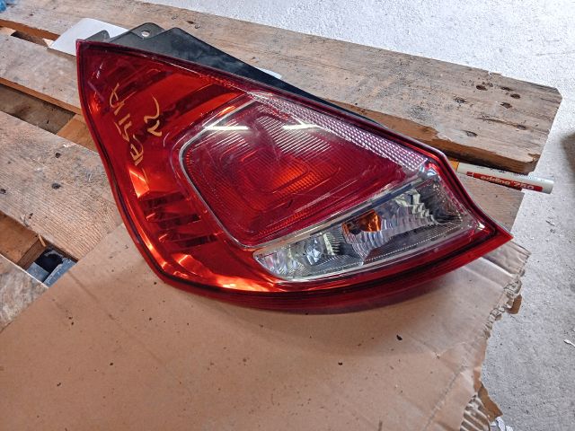 bontott FORD FIESTA VII Bal Hátsó Lámpa