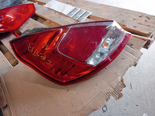 bontott FORD FIESTA VII Bal Hátsó Lámpa